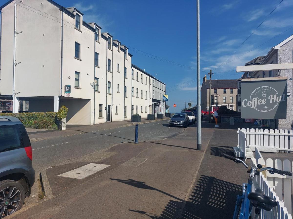 Marine Beach Escape Castlerock Beside Beach Golf Course And Pub Exterior foto